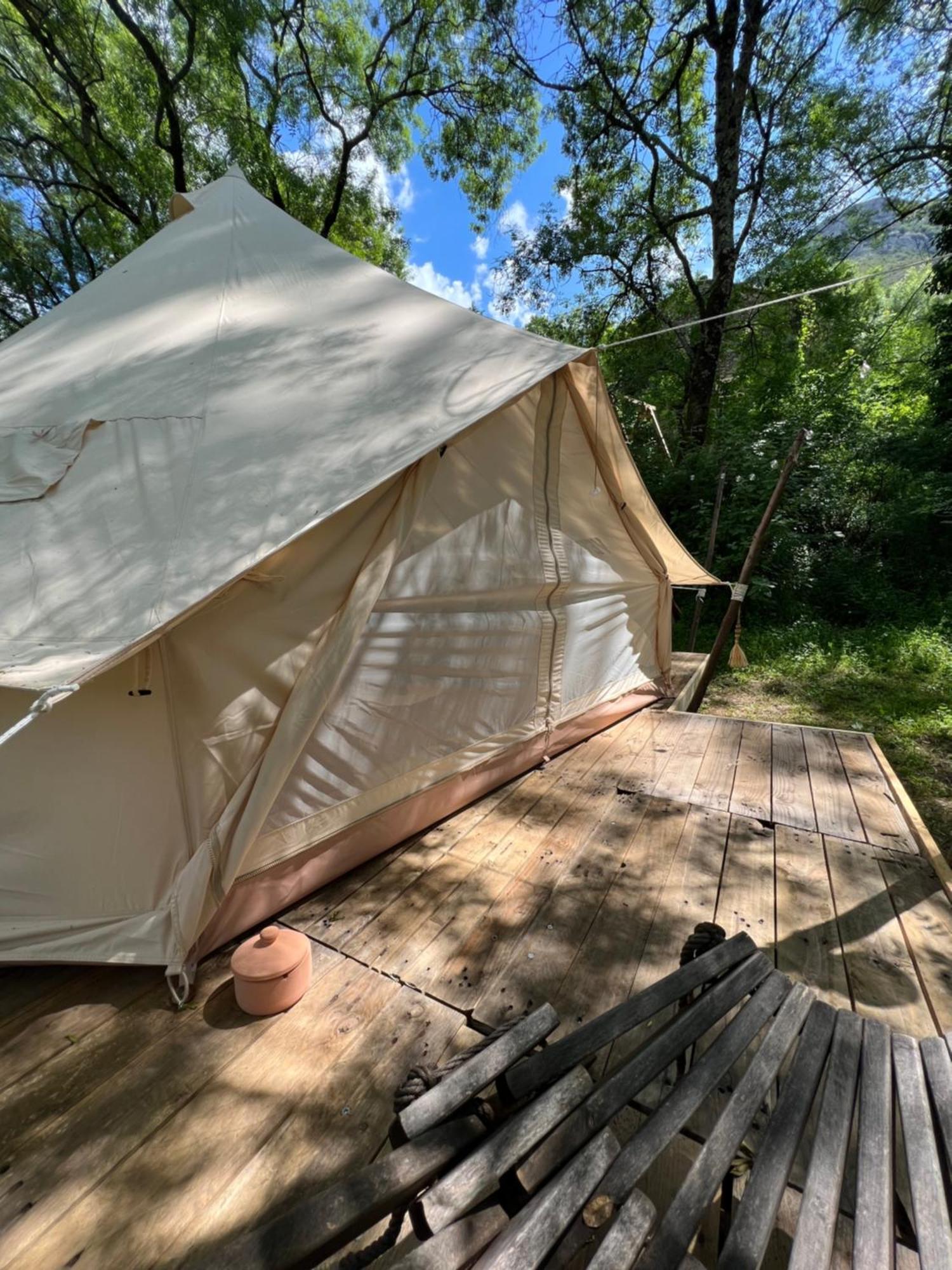 Sumène Tente Lodge En Pleine Nature מראה חיצוני תמונה